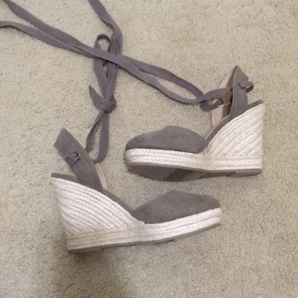 Summer Wedge with tie stings